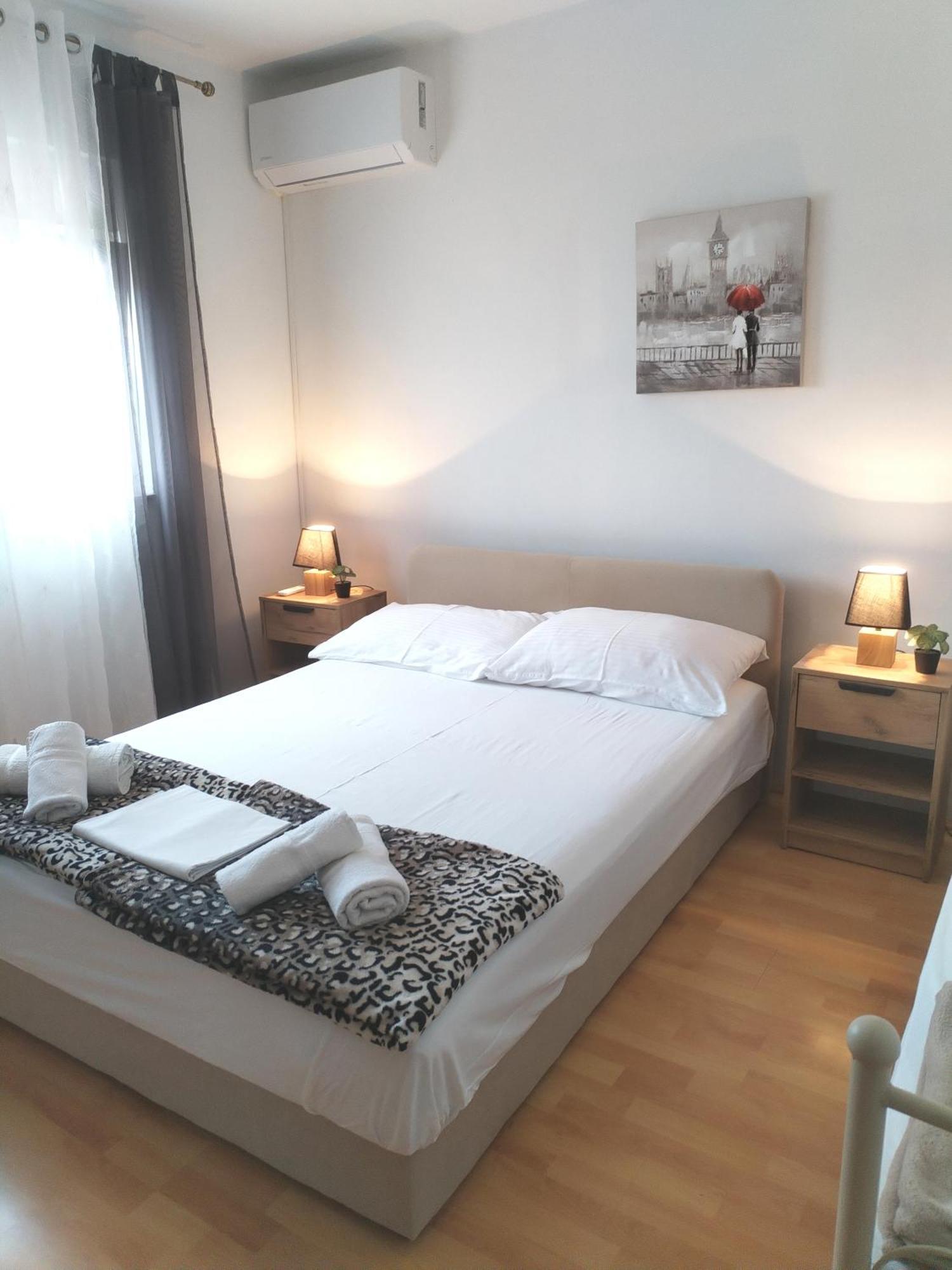 Apartments"Nika" With Private Pool Galovac  Extérieur photo